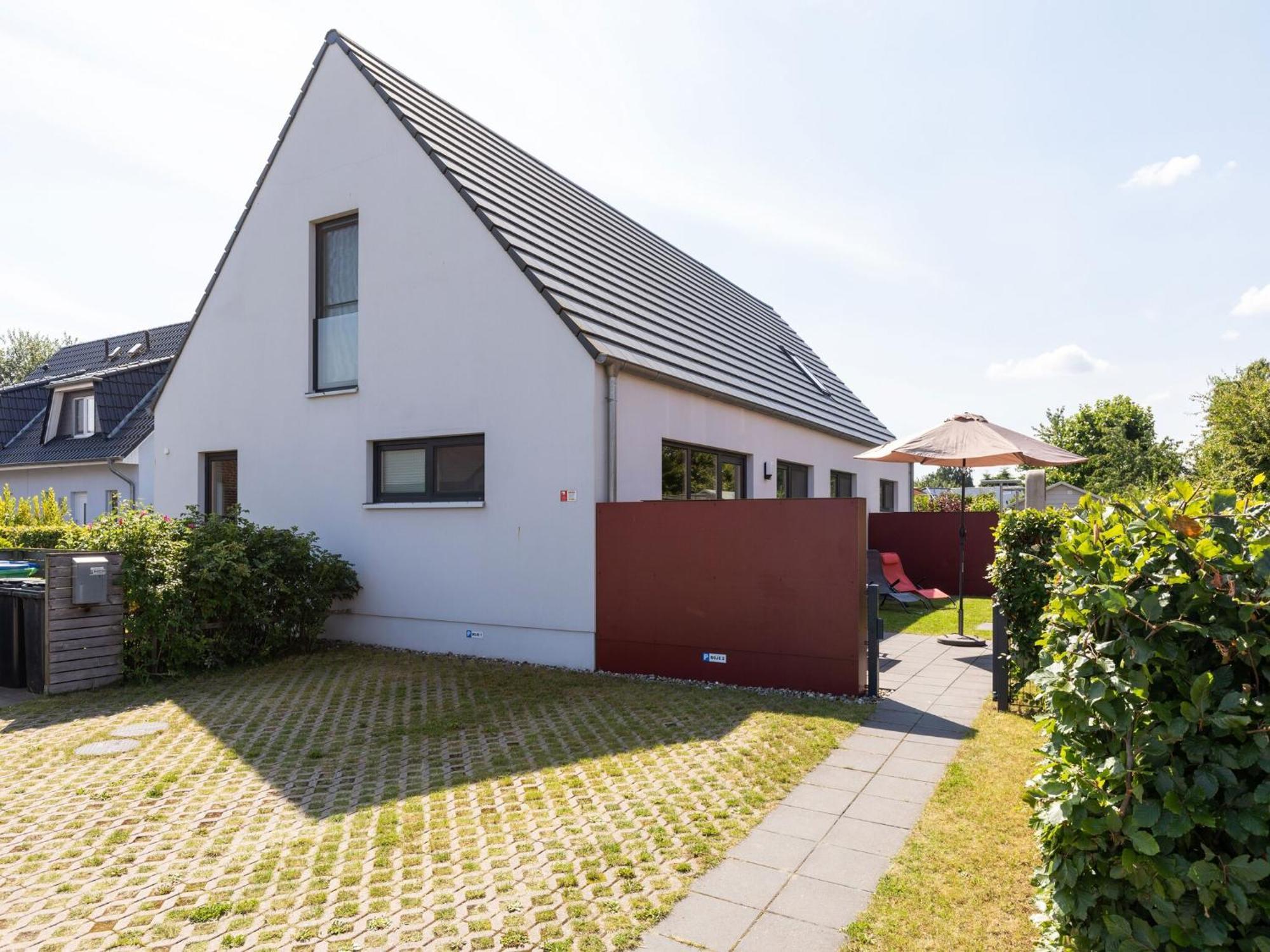 Pleasant Holiday Home In Zierow Near Sea エクステリア 写真