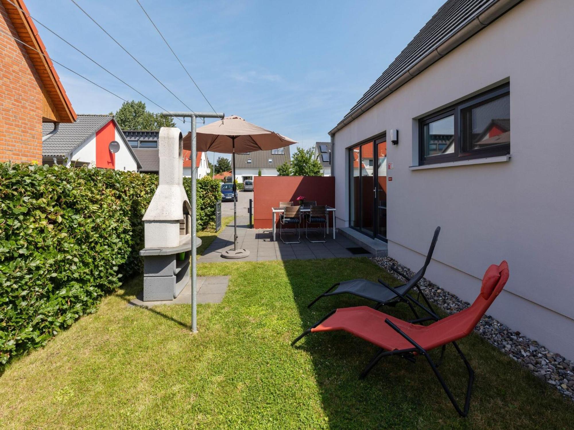 Pleasant Holiday Home In Zierow Near Sea エクステリア 写真